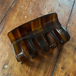 Classic Brown Hair Claw Clip